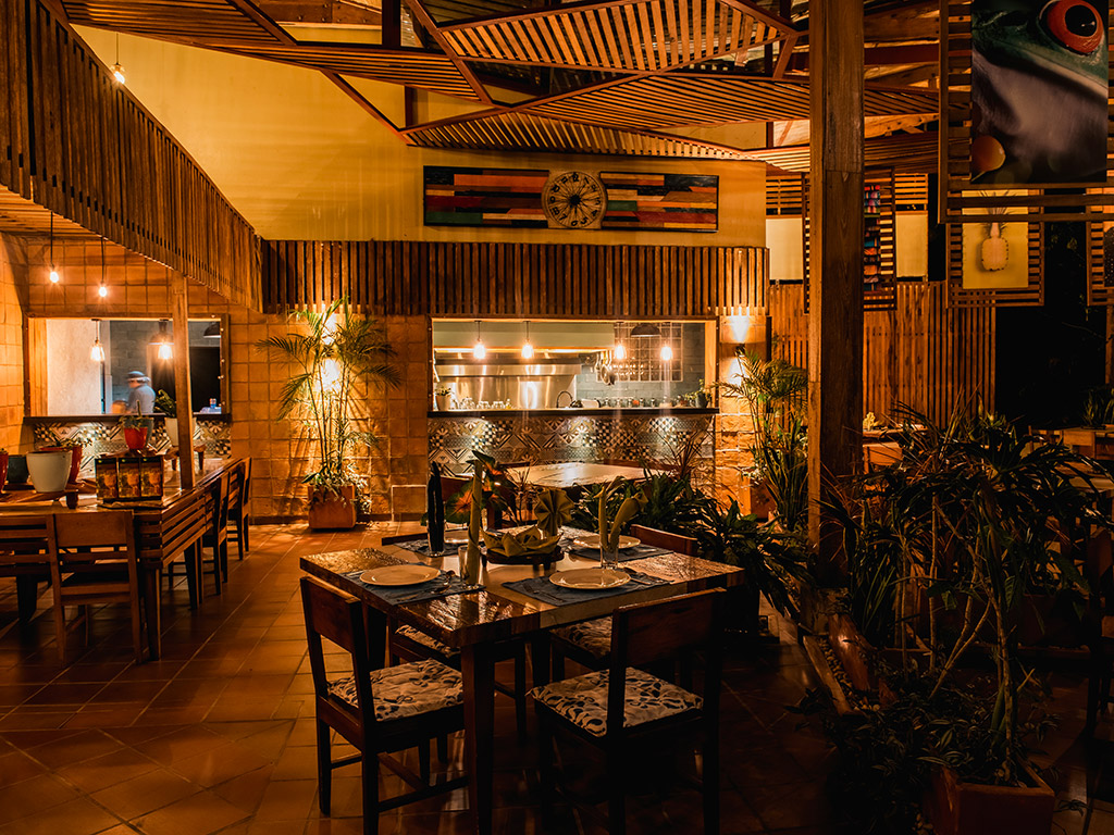 dinner room itamandi eco lodge in amazon rainforest